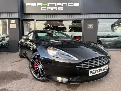 Begagnad Aston Martin DB9 547 HK (402 kW) 2015 Svart Sportkupé