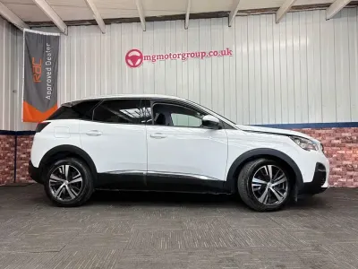 Begagnad Peugeot 3008 Allure 130 HK (95 kW) 2020 Vit SUV