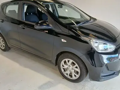 Used Hyundai i10 SE 67 HP (49 kW) 2018 Black Hatchback