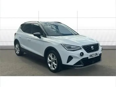 Używany Seat Arona FR 150 KM (110 kW) 2023 Biały SUV