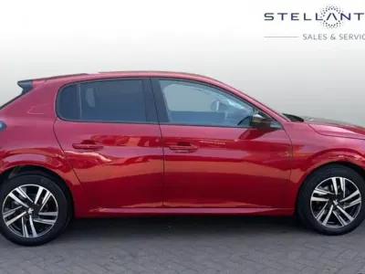 Używany Peugeot 208 Allure+ 99 KM (72 kW) 2023 Hatchback