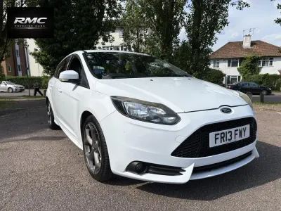 Usado Ford Focus ST 250 HP (183 kW) 2013 Branco Citadino