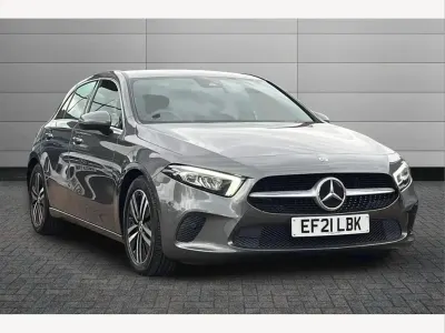 Begagnad Mercedes A180 Executive 136 HK (100 kW) 2021 Grå Halvkombi