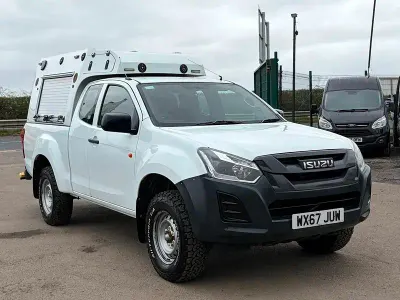 Used Isuzu D-Max 160 HP (117 kW) 2017 White Pickup