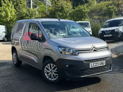 Używany Citroën Berlingo 100 KM (73 kW) 2023 Szary Minivan
