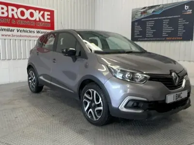 Usado Renault Captur Dynamique 90 HP (66 kW) 2017 Cinzento SUV