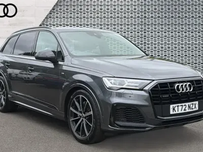 Usado Audi Q7 Black Edition 340 HP (250 kW) 2023 Cinzento SUV