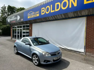 Used Vauxhall Tigra 90 HP (66 kW) 2006 Blue Cabriolet