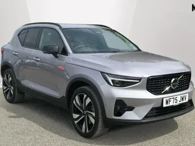 Usado Volvo XC40 Ultra 163 CV (119 kW) 2025 Plateado SUV