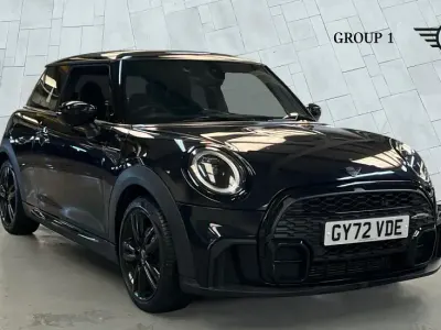 Używany Mini Cooper Sport 136 KM (100 kW) 2023 Czarny Hatchback