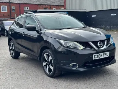 Used Nissan Qashqai N-Connecta 115 HP (84 kW) 2016 Black SUV