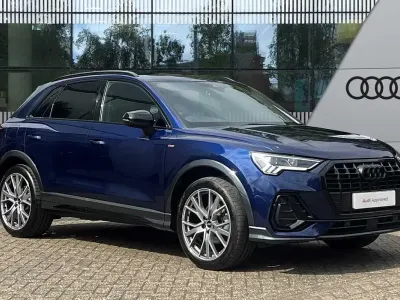 Używany Audi Q3 Black Edition 150 KM (110 kW) 2024 Niebieski SUV