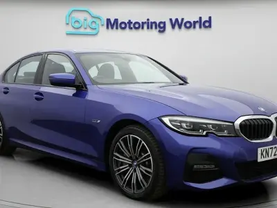 Usado BMW 330e M Sport 292 HP (214 kW) 2022 Azul Sedan
