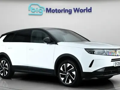 Used Vauxhall Grandland X Ultimate 136 HP (100 kW) 2025 White SUV