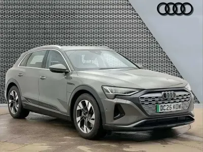 Novo Audi Q8 e-tron Sport 245 kW (334 HP) 2025 Cinzento SUV