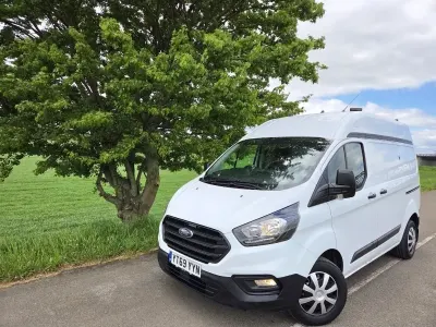 Second-hand Ford Transit Custom 105 CP (77 kW) 2020 Alb Van