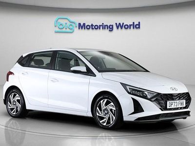 Used Hyundai i20 Advanced 100 HP (73 kW) 2023 White Hatchback