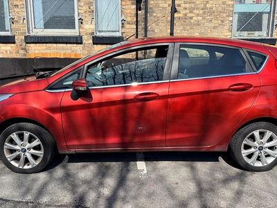 Used Ford Fiesta Zetec 70 HP (51 kW) 2010 Red Hatchback