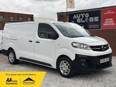 Used Vauxhall Vivaro S 100 HP (73 kW) 2020 White MPV