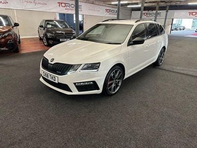 Used Skoda Octavia vRS 184 HP (135 kW) 2018 White Estate