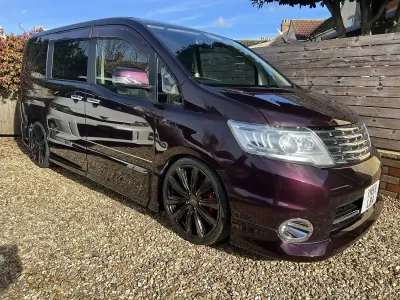 Begagnad Nissan Serena 2025 Lila Minibuss