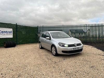 Begagnad VW Golf VI Match 105 HK (77 kW) 2011 Silver Halvkombi
