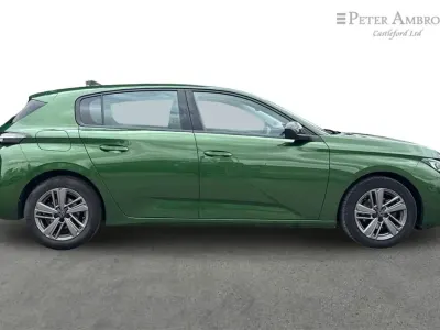 Used Peugeot 308 Active Premium 129 HP (94 kW) 2023 Green Hatchback