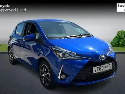 Used Toyota Yaris Hybrid 101 HP (74 kW) 2019 Blue Hatchback