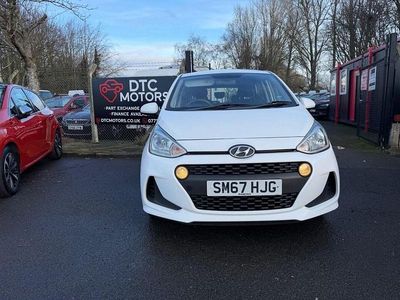 Used Hyundai i10 SE 66 HP (48 kW) 2018 White Hatchback