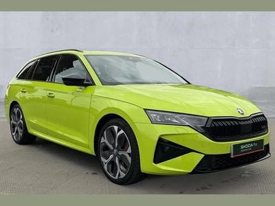 Used Skoda Octavia vRS 265 HP (194 kW) 2025 Green Estate