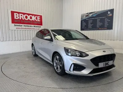 Begagnad Ford Focus ST-Line 125 HK (91 kW) 2019 Silver Halvkombi
