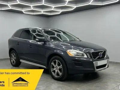 Usado Volvo XC60 SE Lux 205 CV (150 kW) 2010 Gris SUV