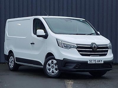 Solid glacier white New 2025 Renault Trafic MPV | £20,995 (Good price)