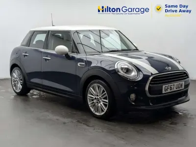 Usado Mini Cooper Hatch 136 CV (100 kW) 2017 Azul Utilitario