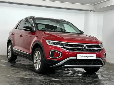 Used VW T-Roc Style 150 HP (110 kW) 2023 Red SUV