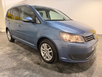 Begagnad VW Touran SE 105 HK (77 kW) 2012 Blå Minibuss