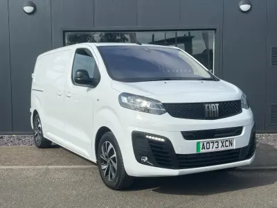 Usado Fiat Scudo Business 100 kW (136 HP) 2023 Branco Van
