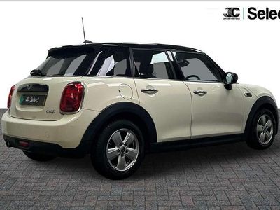 Used Mini Cooper Classic 134 HP (98 kW) 2020 White Hatchback
