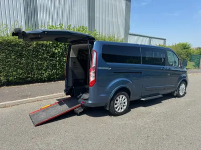 Used Ford Tourneo Titanium 130 HP (95 kW) 2020 Blue MPV