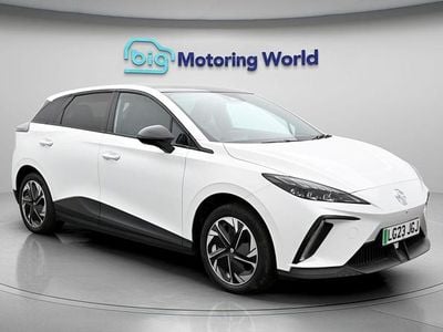 Begagnad MG MG4 EV Trophy 319 kW (435 HK) 2023 Vit Halvkombi