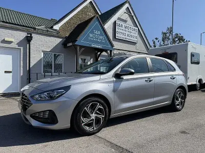 Used Hyundai i30 SE 120 HP (88 kW) 2023 Silver Hatchback