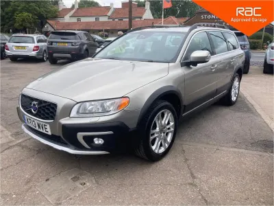 Used Volvo XC70 SE Lux 215 HP (158 kW) 2013 Gold Estate