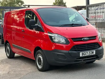 Used Ford Transit Custom 105 HP (77 kW) 2017 Red Van