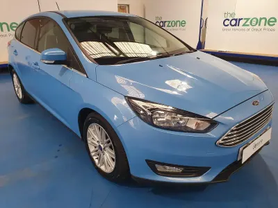 Used Ford Focus Zetec 125 HP (91 kW) 2017 Blue Hatchback