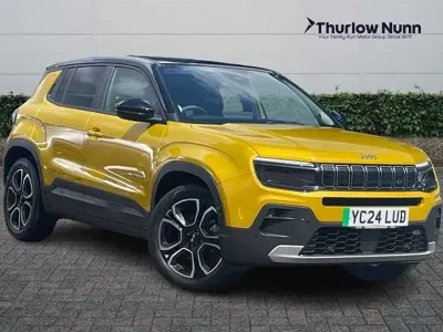 Begagnad Jeep Avenger EV Summit 114 kW (156 HK) 2024 Gul SUV