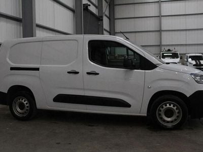 Used Citroën Berlingo 100 HP (73 kW) 2023 White MPV