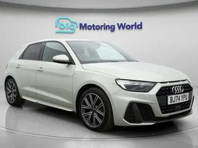 Second-hand Audi A1 Sportback S-Line 116 CP (85 kW) 2024 Argintiu Hatchback