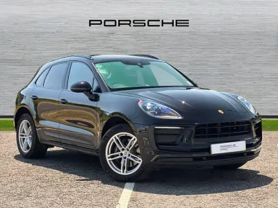 Used Porsche Macan 261 HP (191 kW) 2025 Black SUV
