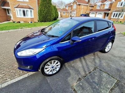 Usado Ford Fiesta Titanium 2017 Azul Citadino
