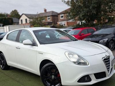 White Used 2011 Alfa Romeo Giulietta Lusso Hatchback | £2,000 (Fair price)